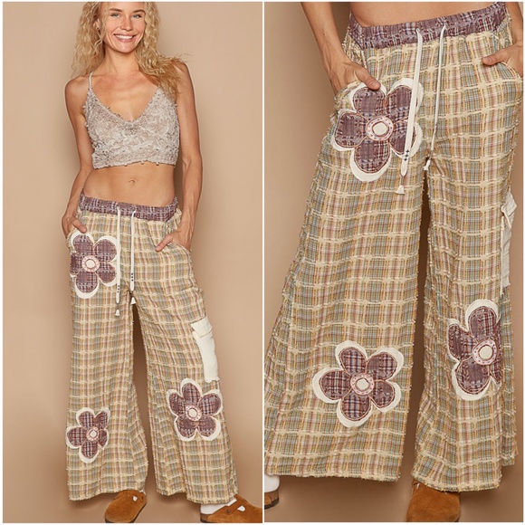 POL Multicolor Textured Floral Patchwork Pockets Wide leg Pants - Picture 1 of 2